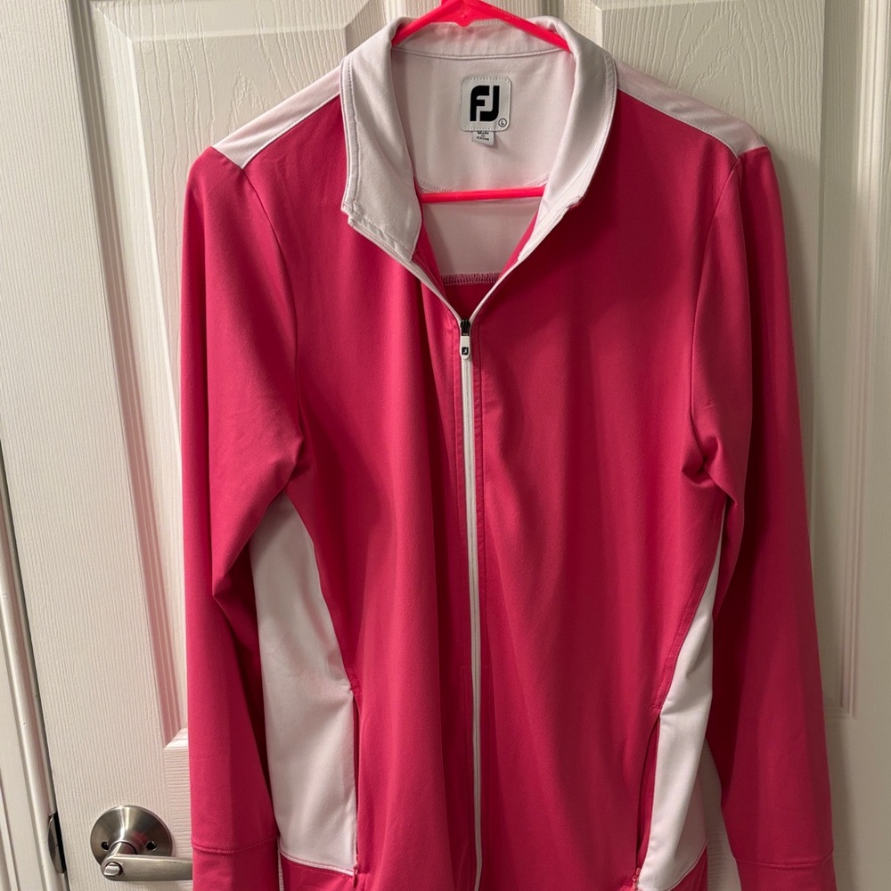 FootJoy woman’s golf jacket ; zippered pockets